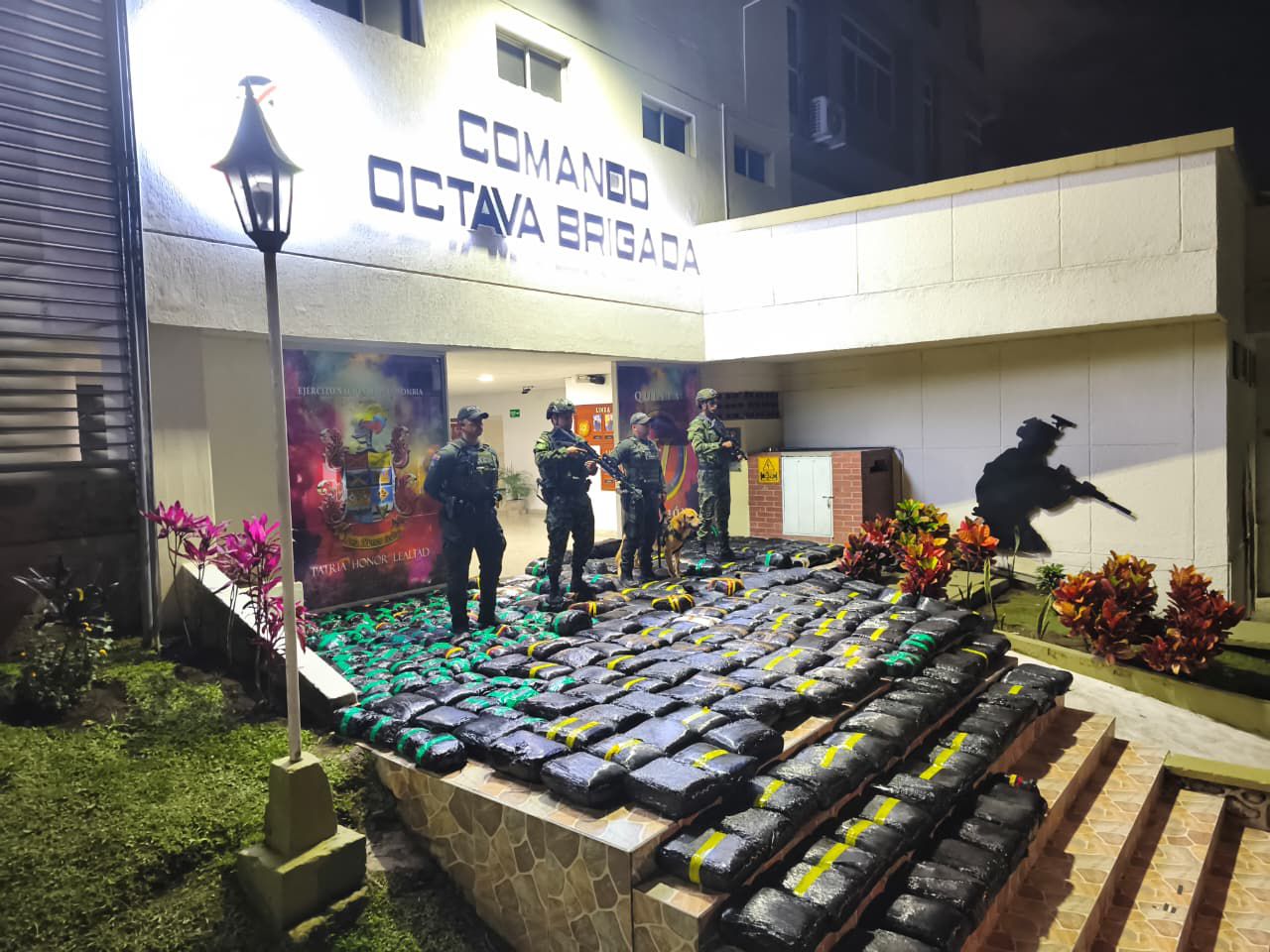 En un operativo del Ejército y la Policía fueron incautados 800 kilogramos de marihuana de las disidencias de las Farc.