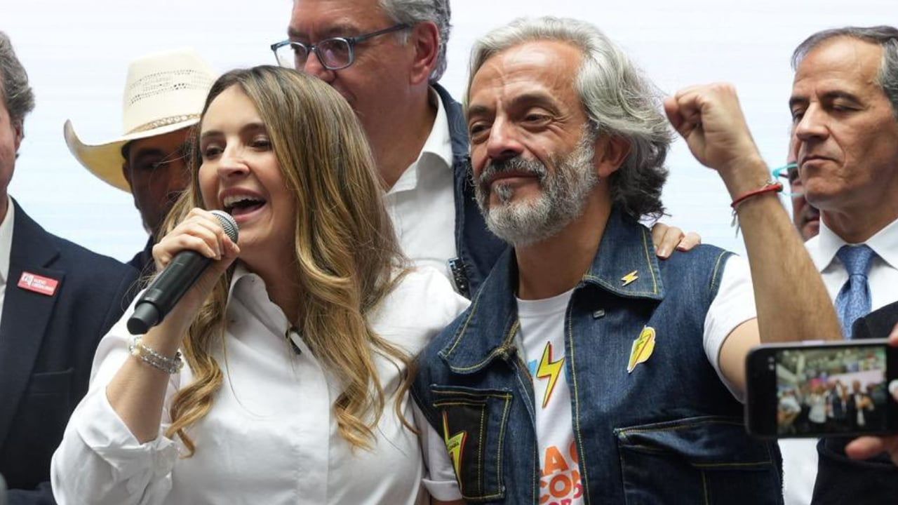 Imagen principal del artículo 'Paloma y Oviedo ponen en aprietos a Abelardo'