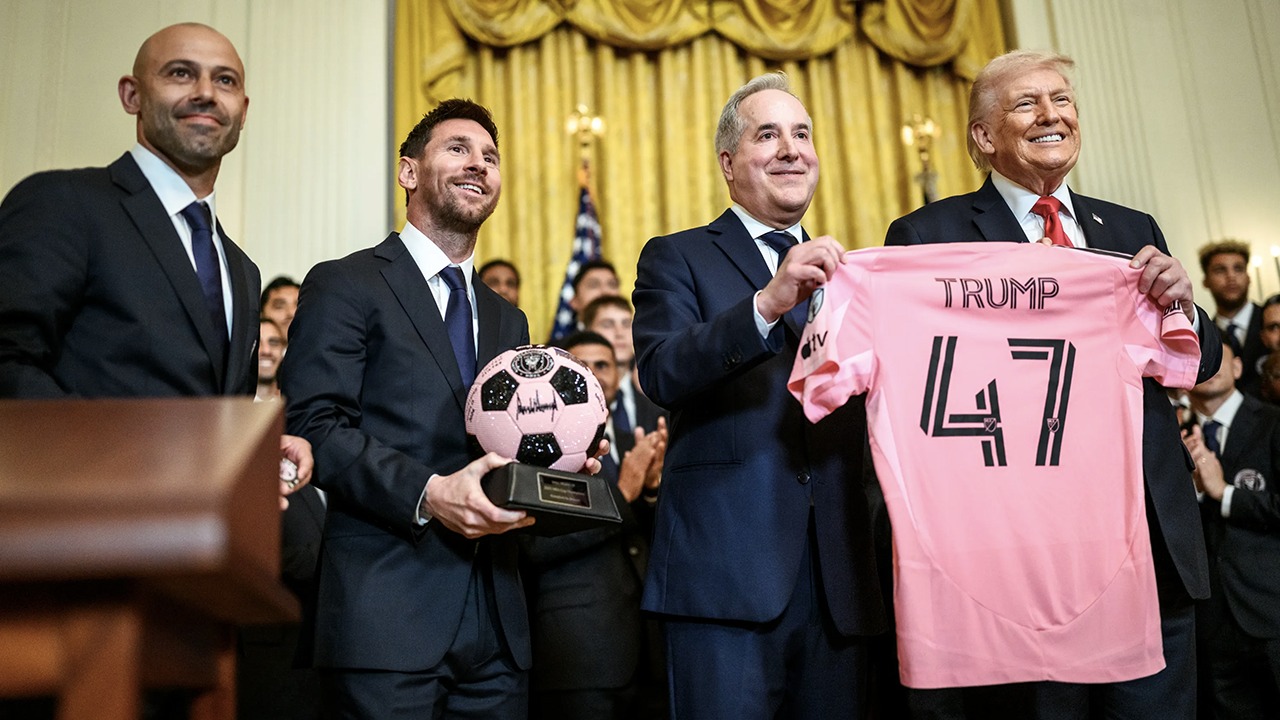Donald Trump, Lionel Messi, Javier Mascherano y el empresario Jorge Mas en la Casa Blanca. Cr&eacute;ditos: The White House.