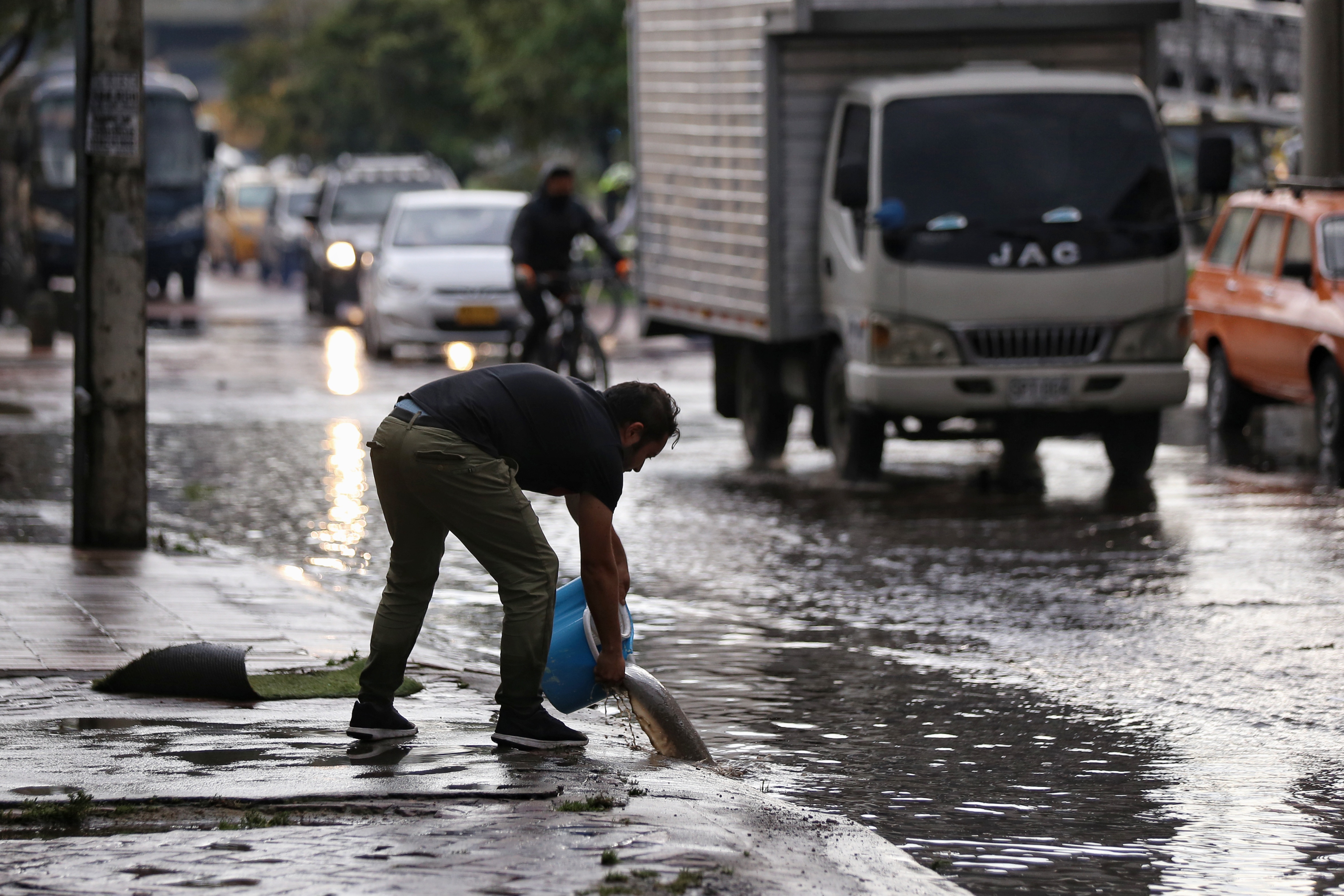 El Ideam mantiene alerta roja en varias zonas del país por el aumento de lluvias y el riesgo de crecientes súbitas