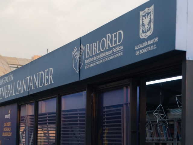 La Red Distrital de Bibliotecas Públicas de Bogotá, BibloRed, no es una institución en declive. Todo lo contrario, ha mantenido su crecimiento y su capacidad de iterar como modelo de innovación. Foto: Bibliored