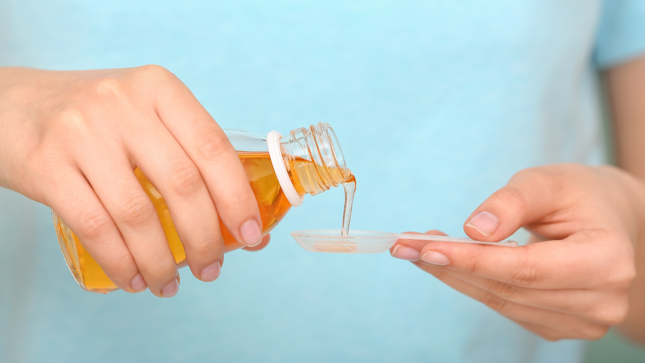 El Instituto Nacional de Vigilancia de Medicamentos y Alimentos (Invima) alertó sobre un jarabe para la tos fraudulento. - Crédito: Canva.