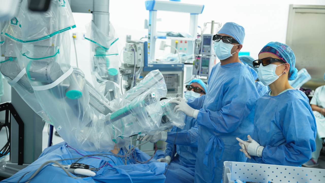 El Hospital Internacional de Colombia (HIC), puso en marcha el sistema quirúrgico robótico Mantra 3, marcando un hito en la medicina del país. Crédito: Cortesía.