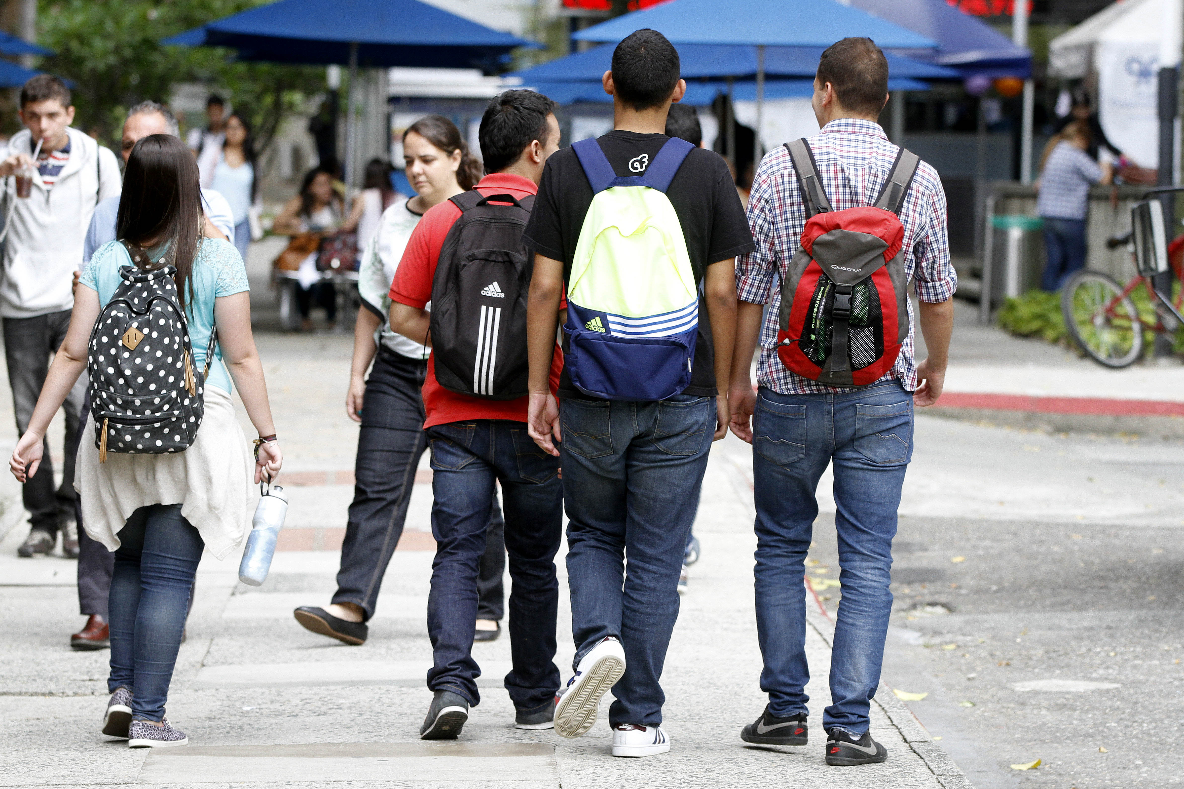 Estudio advierte sobre el impacto del sueño, redes y estrés en la salud mental de universitarios en Colombia