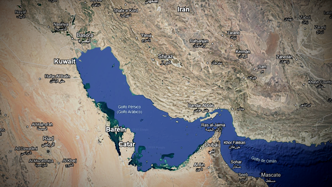 Irán reabre el estrecho de Ormuz en medio de una frágil tregua con EE.UU. e Israel