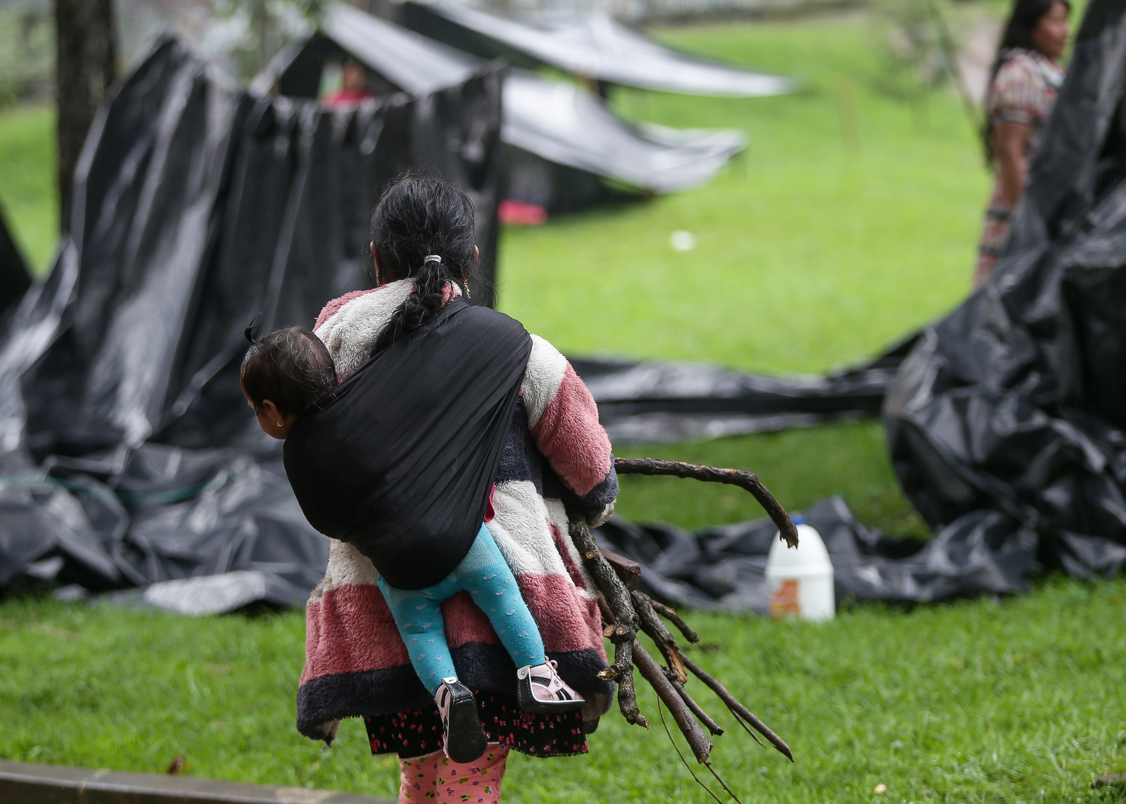 Protestas de la comunidad Emberá Katío en Bogotá generan alertas por presencia de menores en las movilizaciones