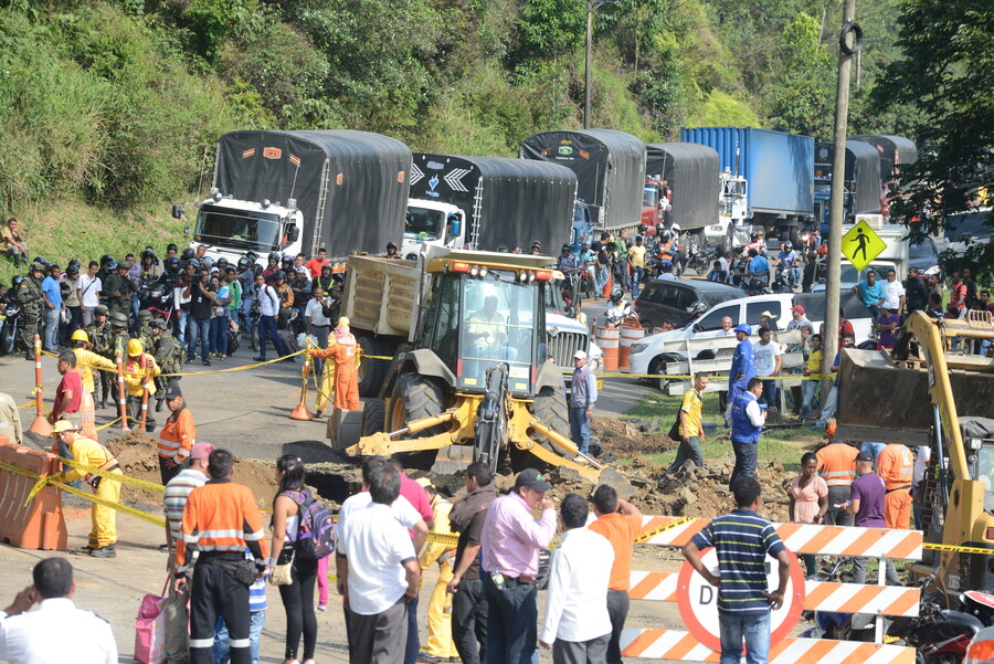 El atentado terrorista del s&aacute;bado 25 de abril, en el sector de El T&uacute;nel, que caus&oacute; 21 muertos y 56 heridos, la mayor&iacute;a mujeres y ni&ntilde;os, ejecutado por Iv&aacute;n Mordisco es el m&aacute;s grave en dos d&eacute;cadas en Colombia contra la poblaci&oacute;n civil. Foto: Colprensa.