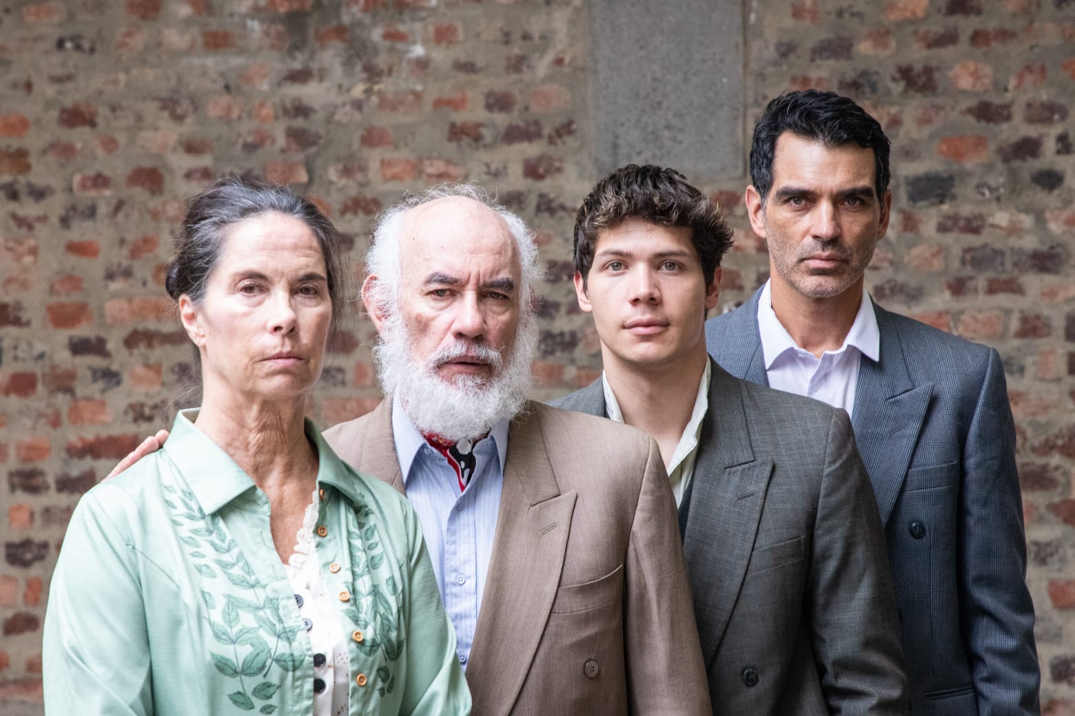 De izquierda a derecha: Laura García, Hernán Méndez, Gabriel Ayala y Tiberio Cruz, protagonistas de 'Largo viaje hacia la noche'.