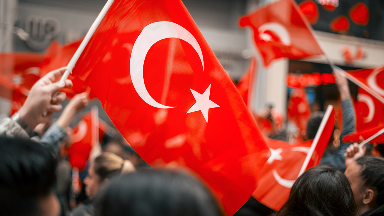 Imagen principal del artículo 'La balanza indiscreta y el espejismo del último sultán: Turquía'