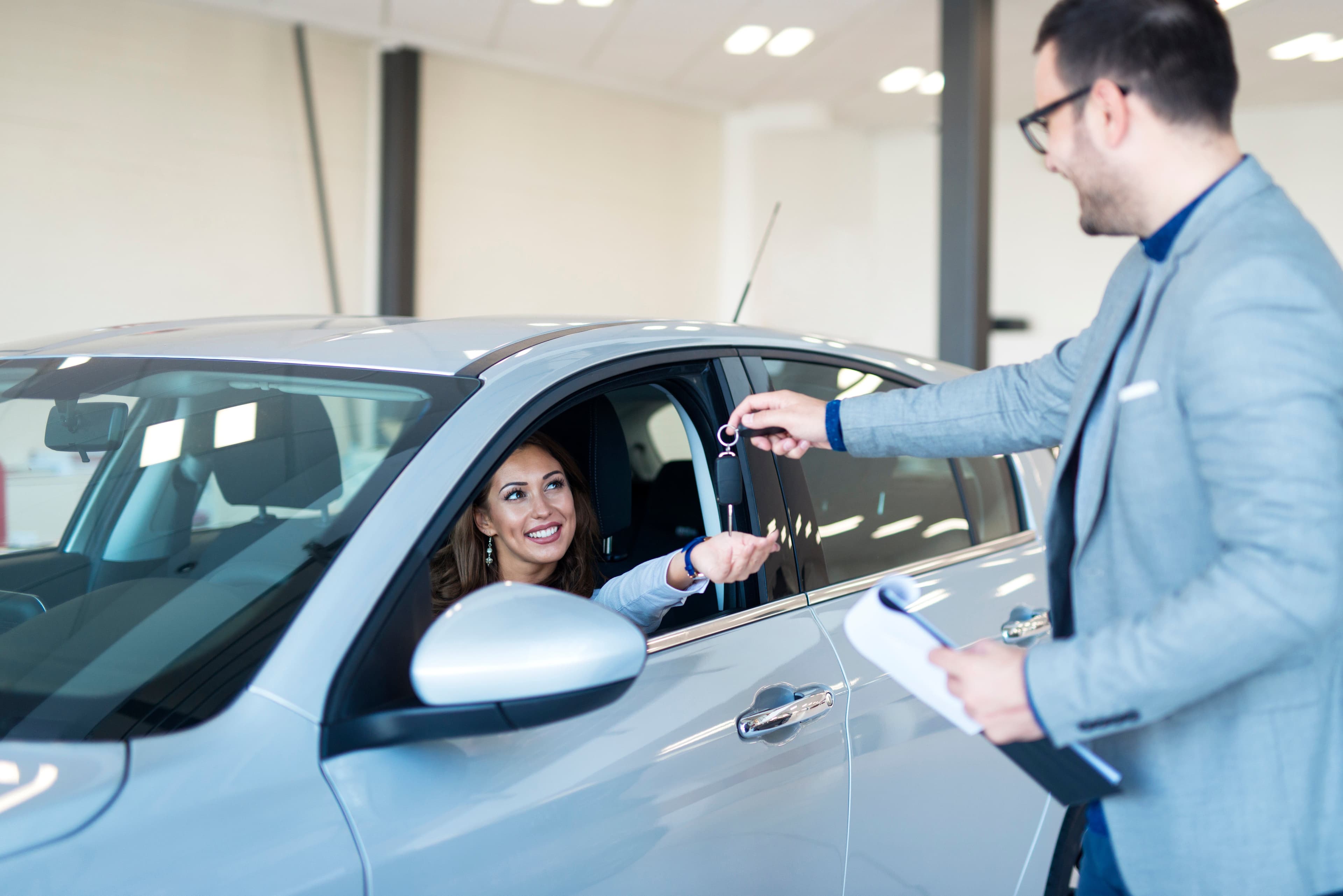 Comprar carro o rentarlo: un dilema sobre ruedas Comprar carro o rentarlo: un dilema sobre ruedas