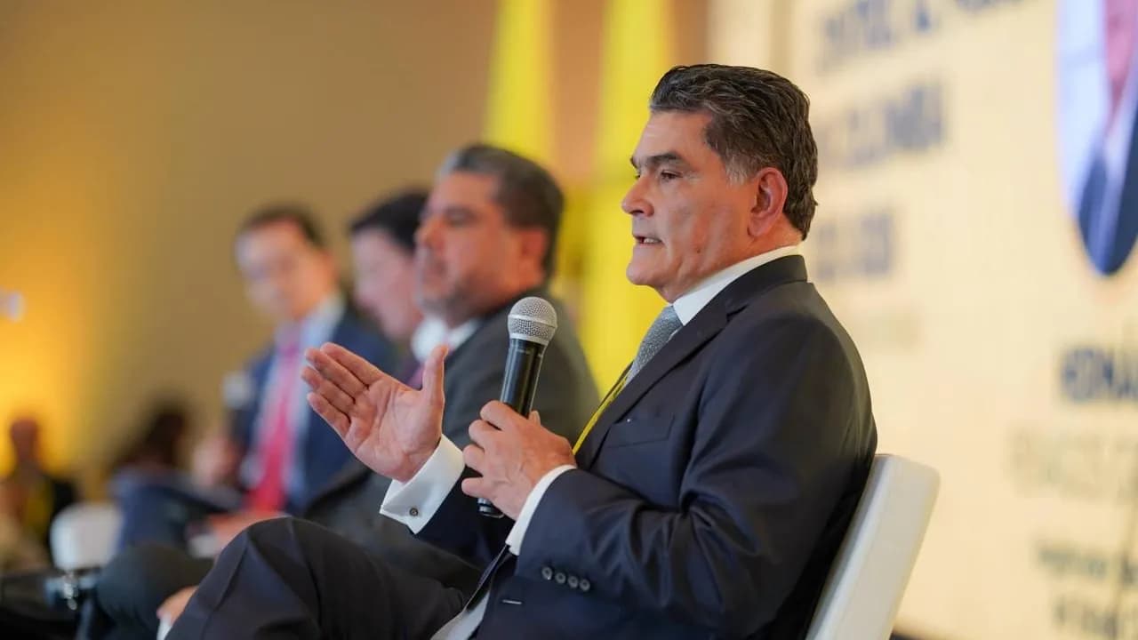 “La legitimidad de las instituciones merece el respeto de la autoridad mayor, que es el presidente”: Gregorio Eljach “La legitimidad de las instituciones merece el respeto de la autoridad mayor, que es el presidente”: Gregorio Eljach